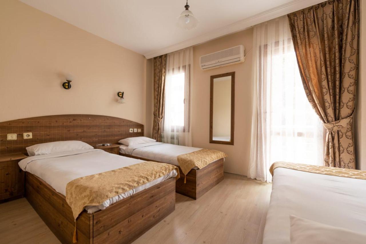 Lımon Otel Foça Exterior foto